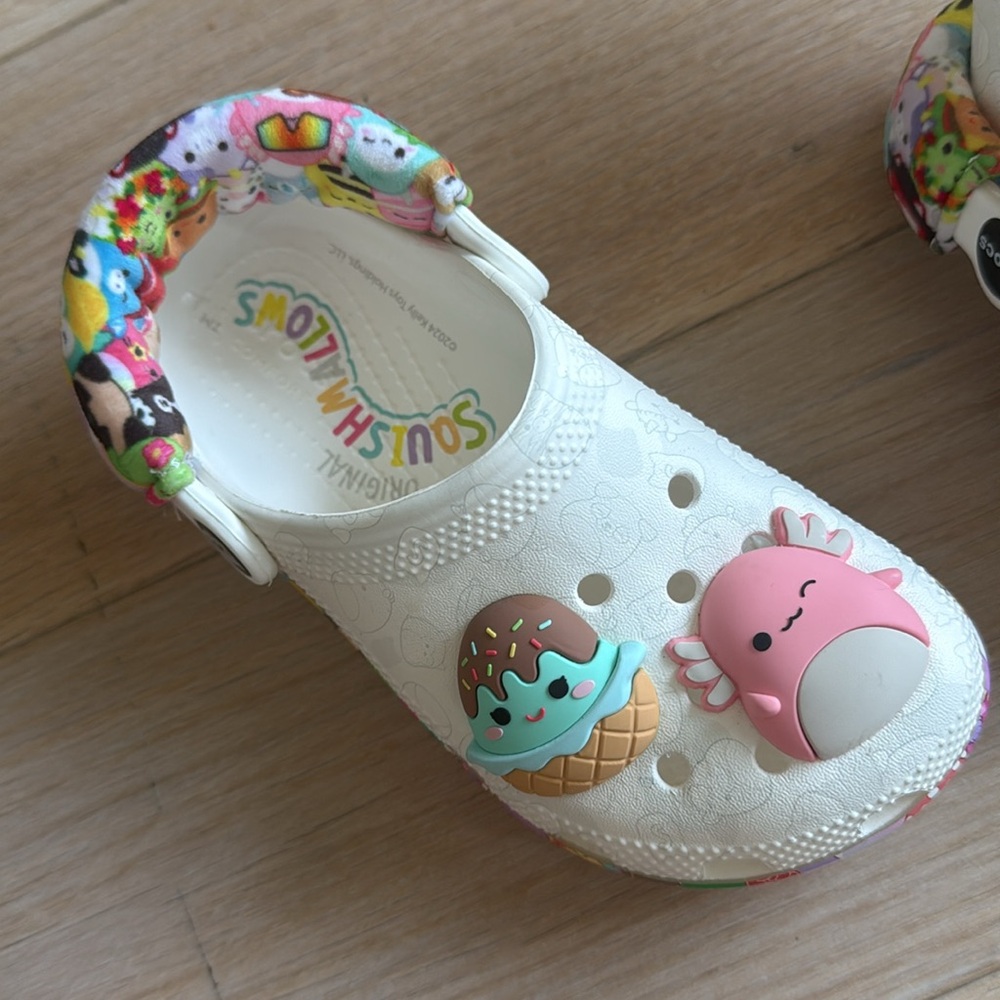 Squishmallows CROCS - Picture 3 of 7